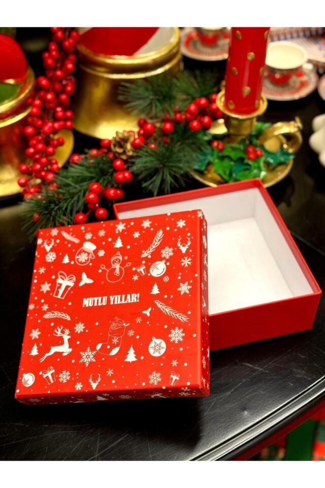 2 li Takım Yılbaşı Hediye Kutusu 20x20 cm Taslama Kutu Yeni Yıl Mutlu Yıllar Hediye Kutusu